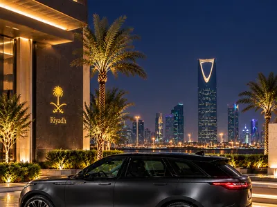 2025 لاند روفر رينج روفر فيلار اتش اس اي