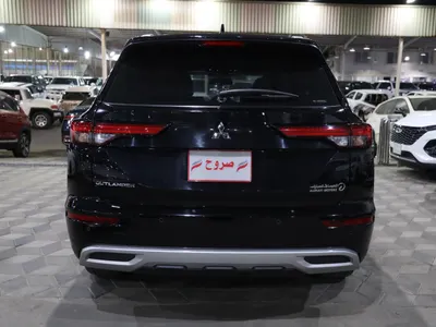 2023 متسوبيشي اوت لاندر
