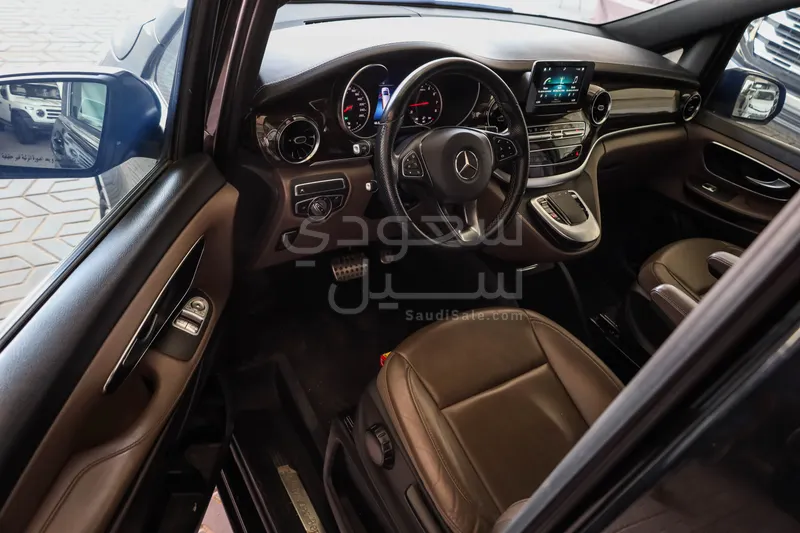 2023 مرسيدس - بنز في 250
