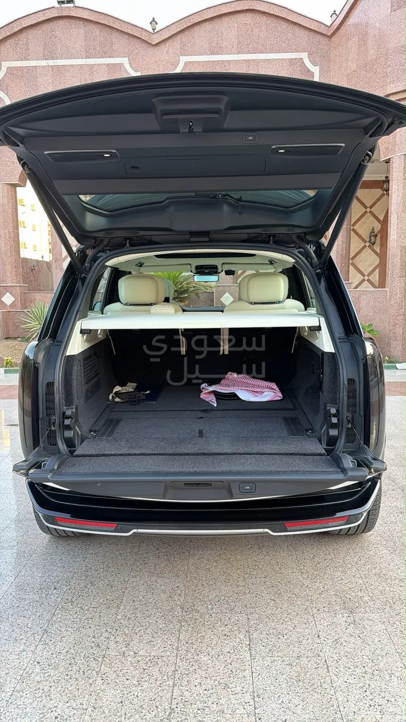 2024 لاند روفر رينج روفر فوج اوتوبيوغرافي
