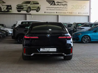 2024 بي ام دبليو الفئة السابعة 735أي