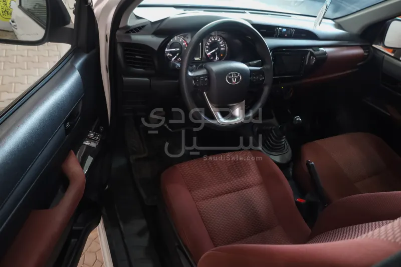 2025 تويوتا هاي لوكس جي ال اكس