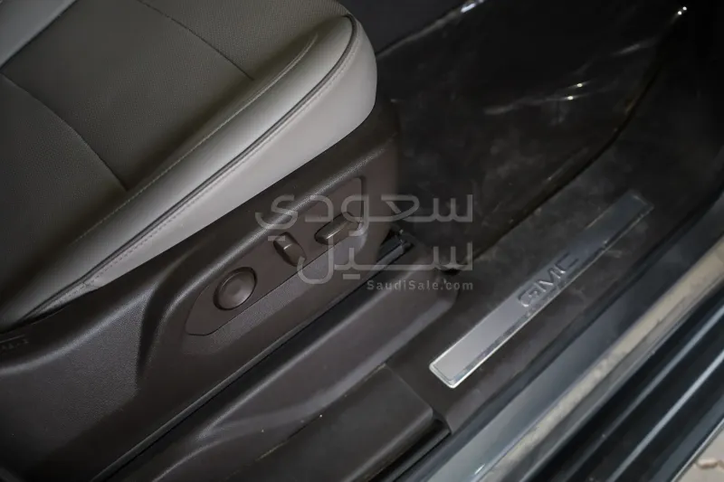 2022 جي ام سي يوكون اس ال تي