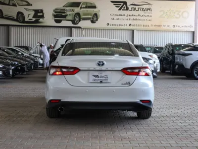 2022 تويوتا كامري ال اي
