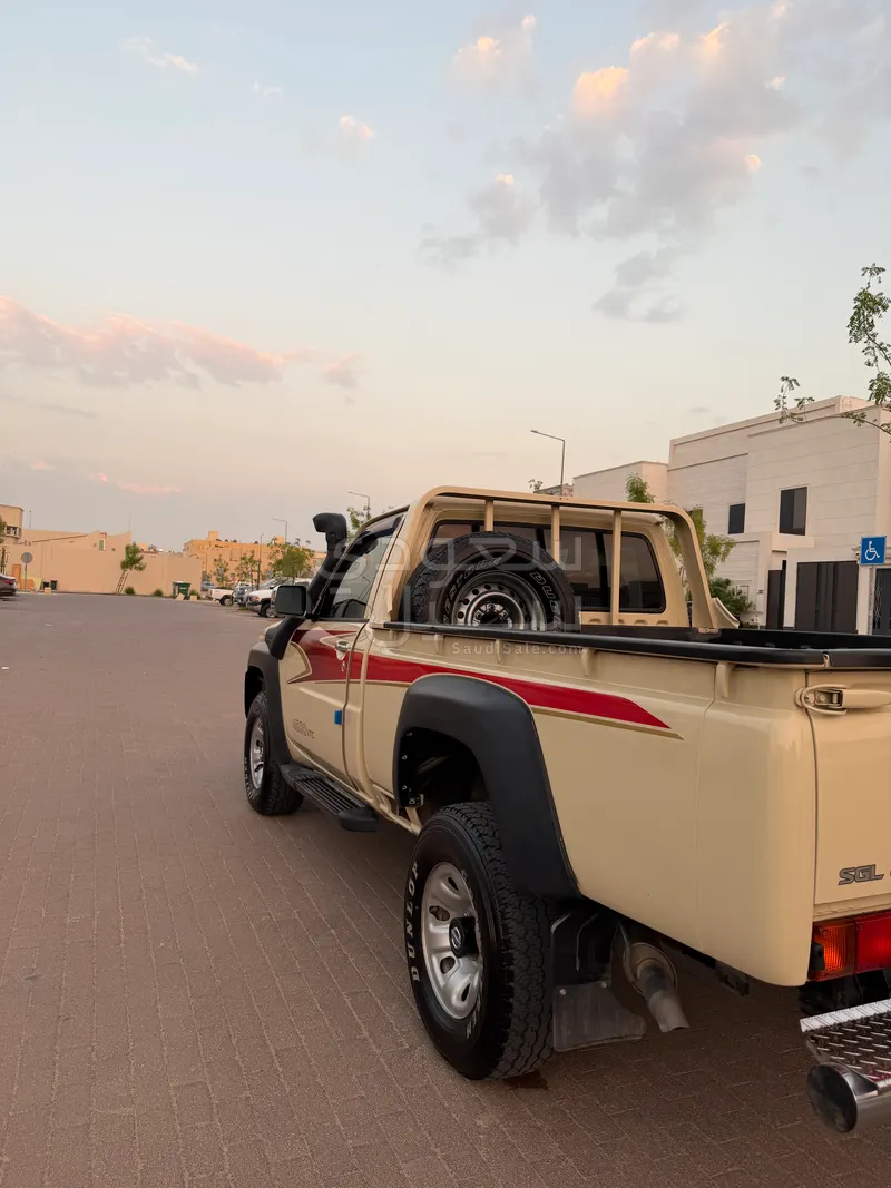2021 نيسان بيك اب