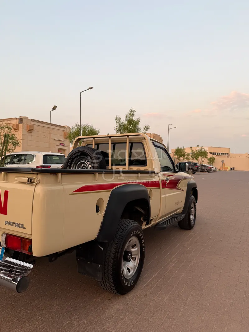 2021 نيسان بيك اب