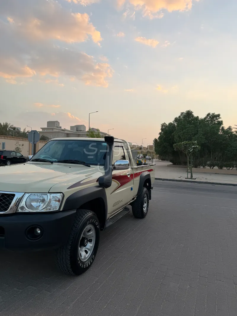 2021 نيسان بيك اب