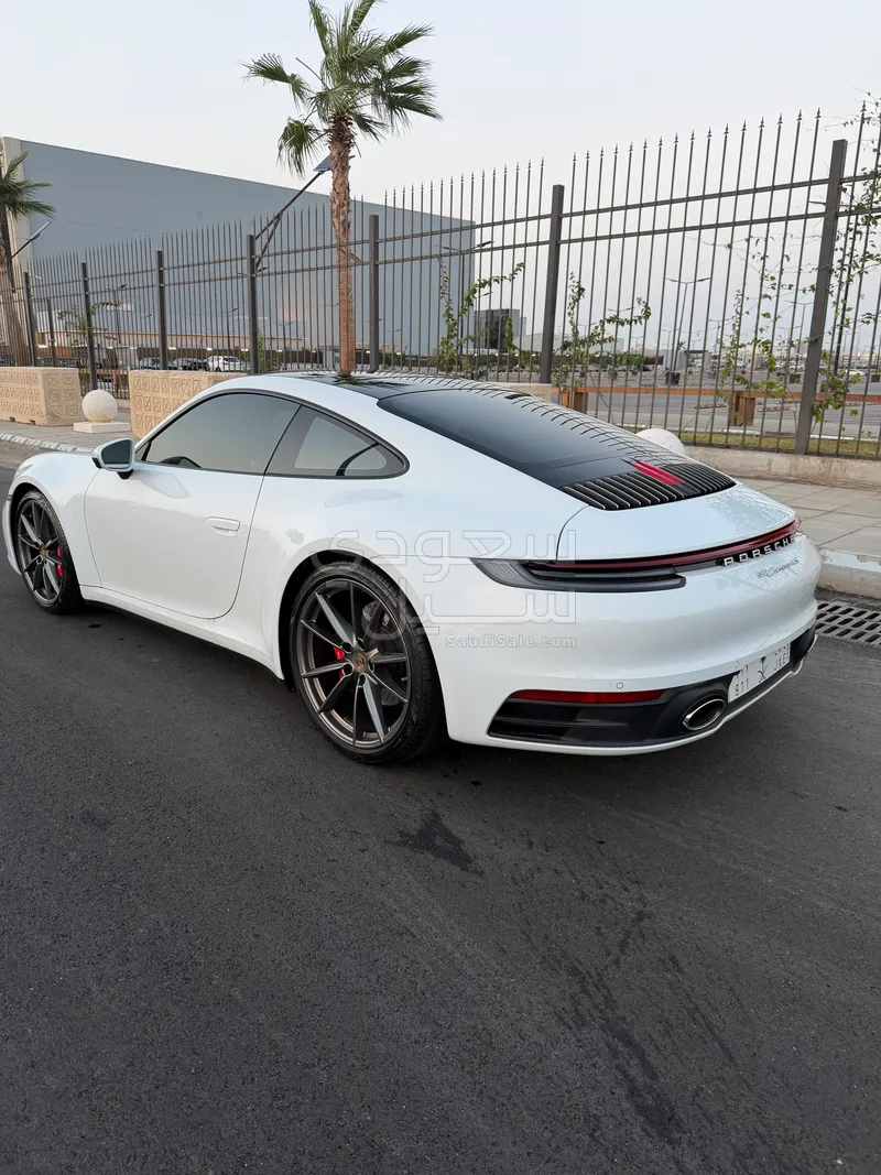2022 بورش 911 كاريرا 4 اس