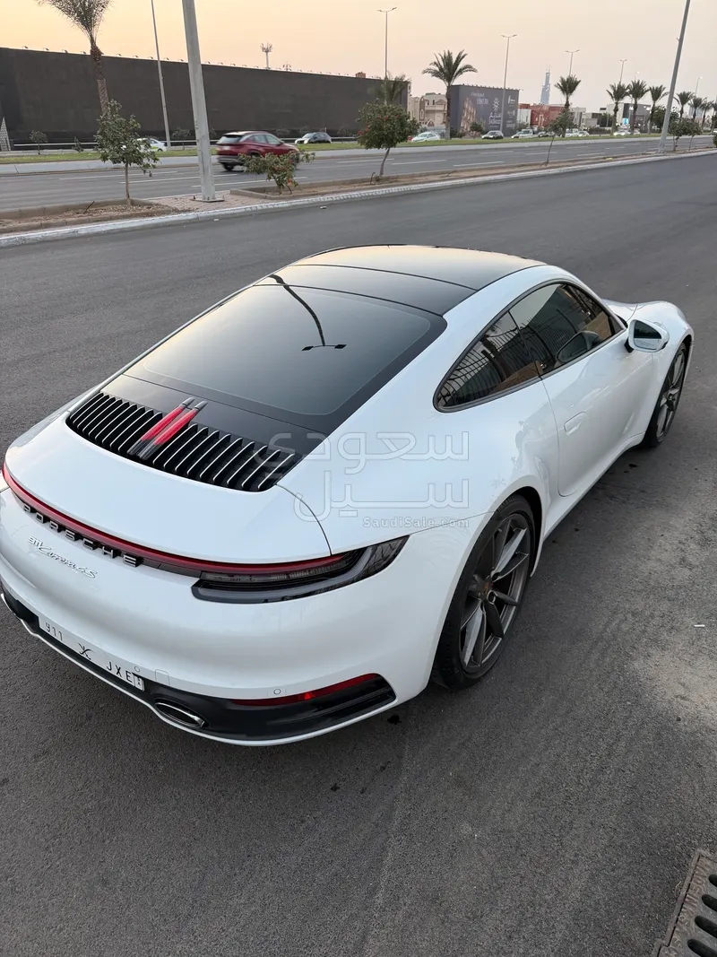 2022 بورش 911 كاريرا 4 اس