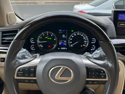 2021 لكزس إل إكس 570