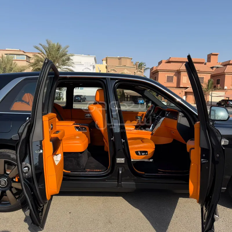 2019 رولز رويس كولينان سلفر بادج
