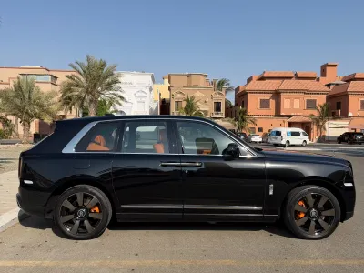 2019 رولز رويس كولينان سلفر بادج