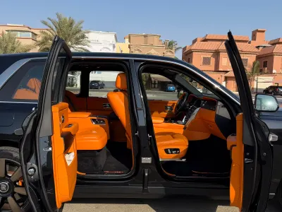 2019 رولز رويس كولينان سلفر بادج