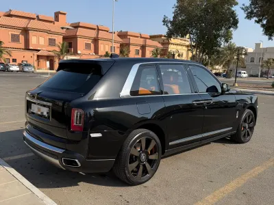 2019 رولز رويس كولينان سلفر بادج