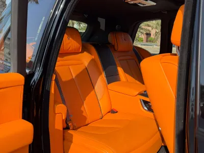 2019 رولز رويس كولينان سلفر بادج