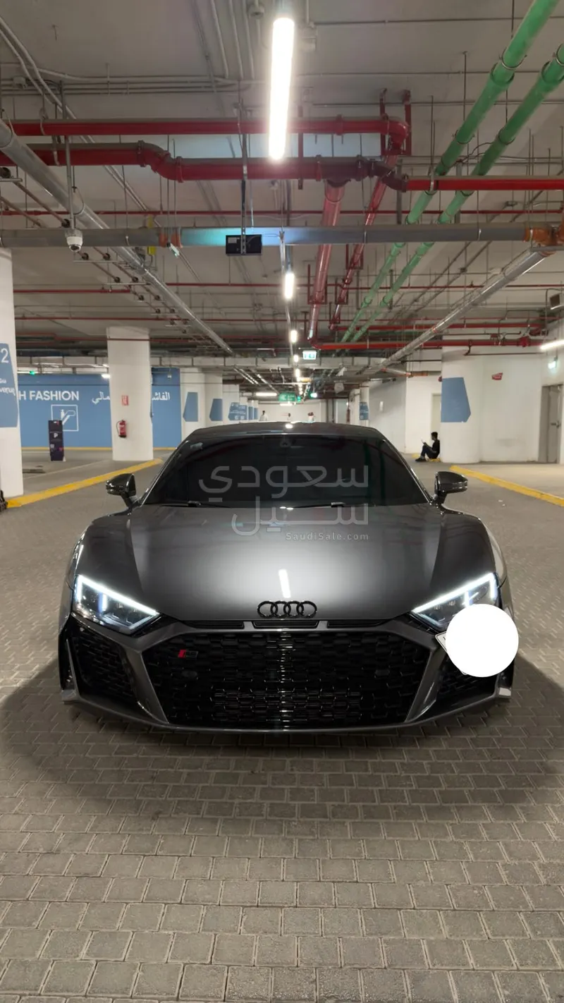 2023 اودي ار 8 في 10 بلس