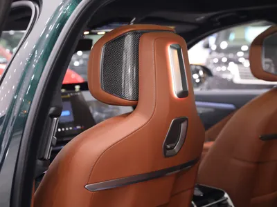 2027 بي ام دبليو الفئة السابعة 735أي