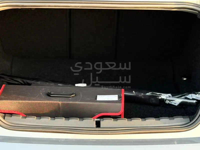 2025 بي ام دبليو الفئة ام إم 2
