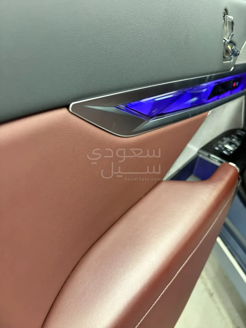 2024 بي ام دبليو الفئة السابعة 735أي