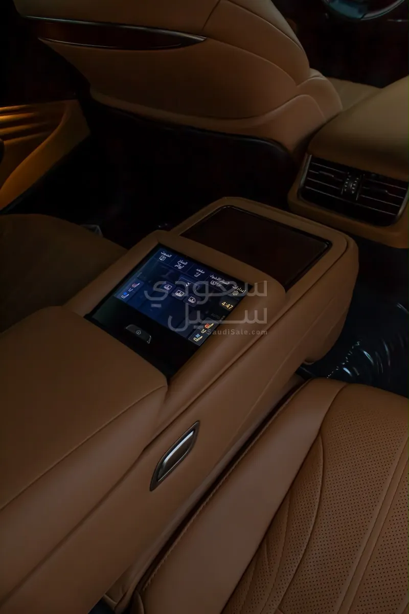 2025 لكزس إل إس 500