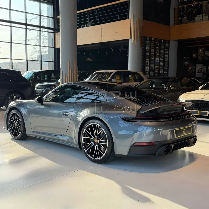 2026 بورش 911 كاريرا