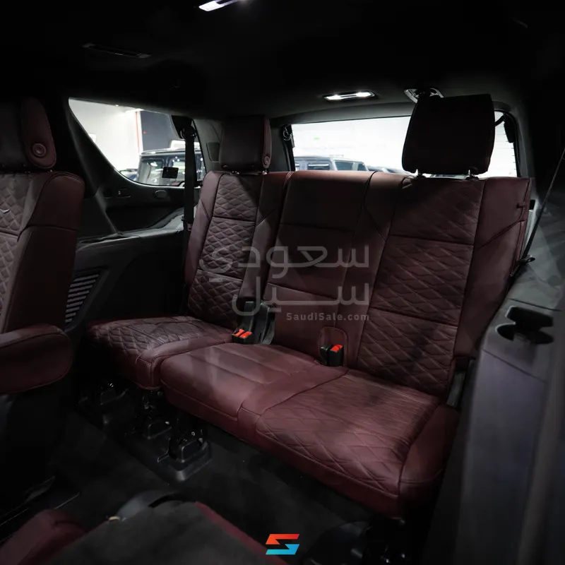 2025 كاديلاك اسكاليد