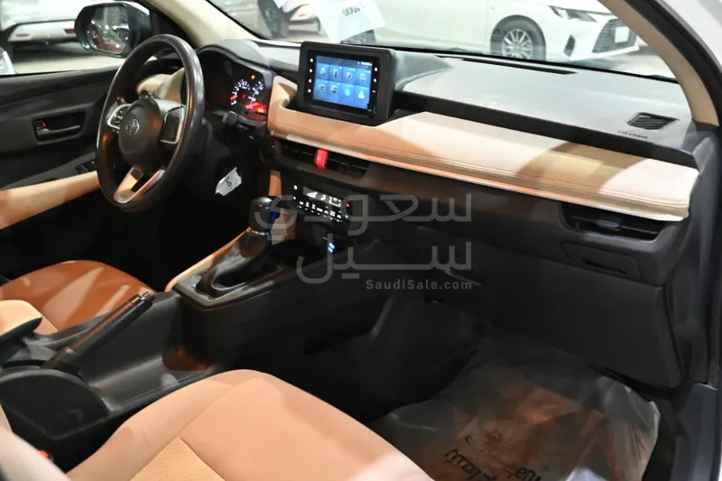 2024 تويوتا ياريس واي