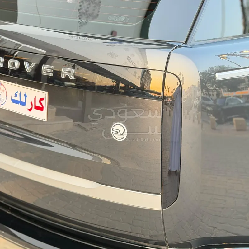 2024 لاند روفر رينج روفر اس في اوتوبيوغرافي