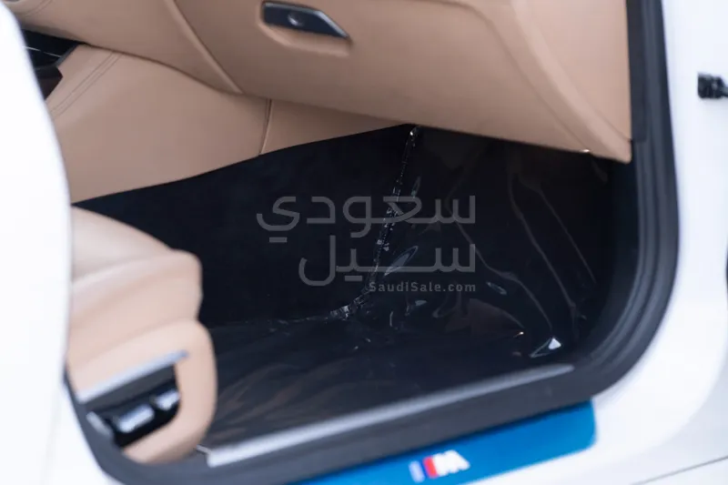 2017 بي ام دبليو الفئة السابعة 740 إل أي