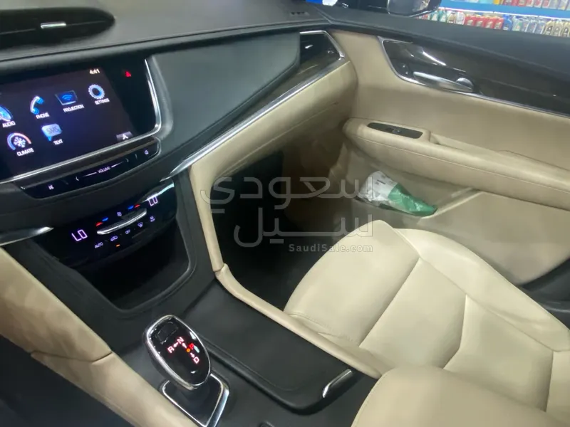 2019 كاديلاك اكس تي 5