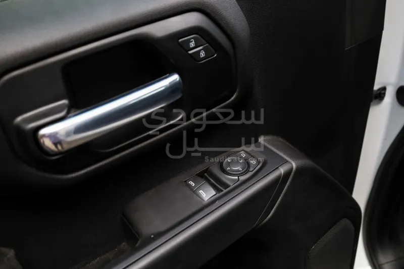 2025 شفروليه سلفرادو