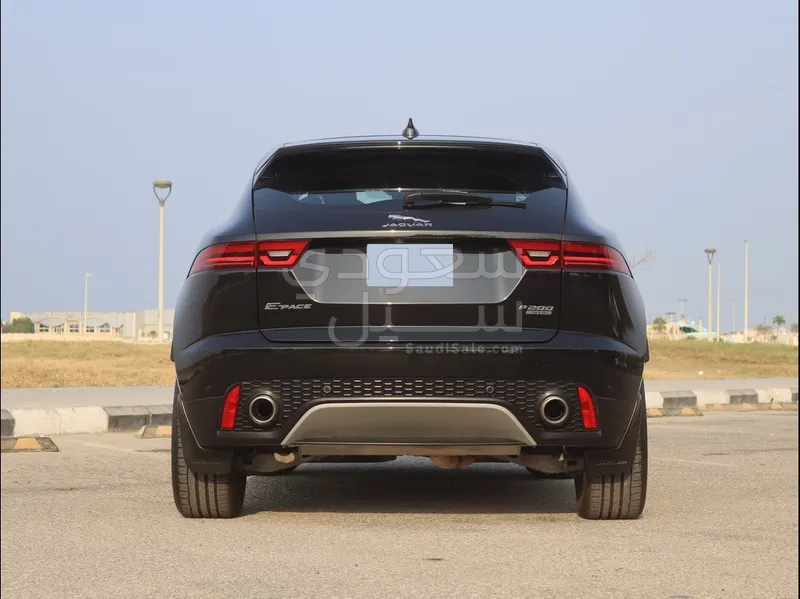 2020 جاكوار اي-بيس