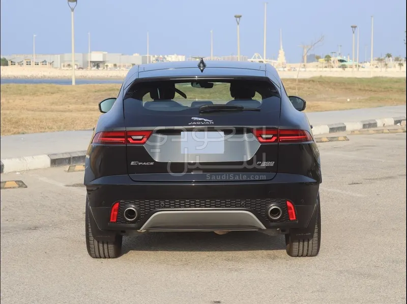 2020 جاكوار اي-بيس