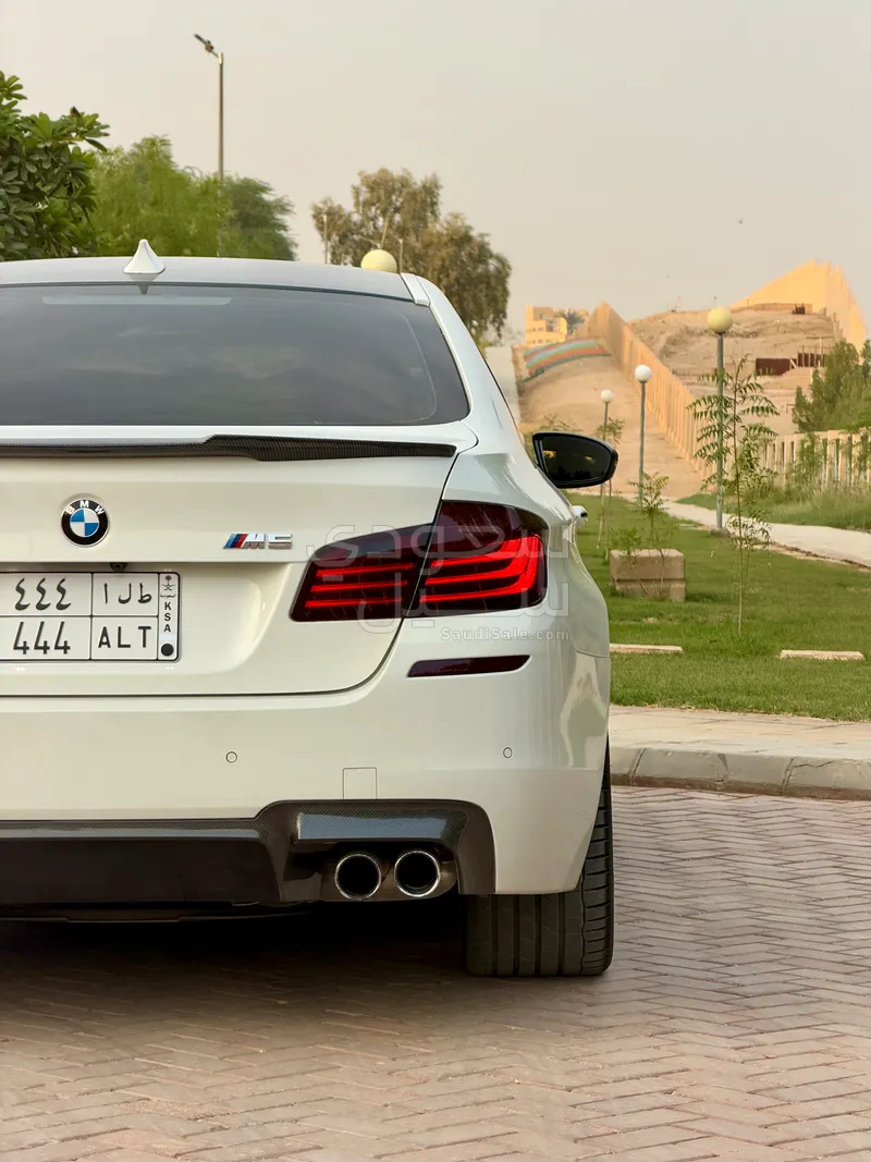 2013 بي ام دبليو الفئة ام إم 5