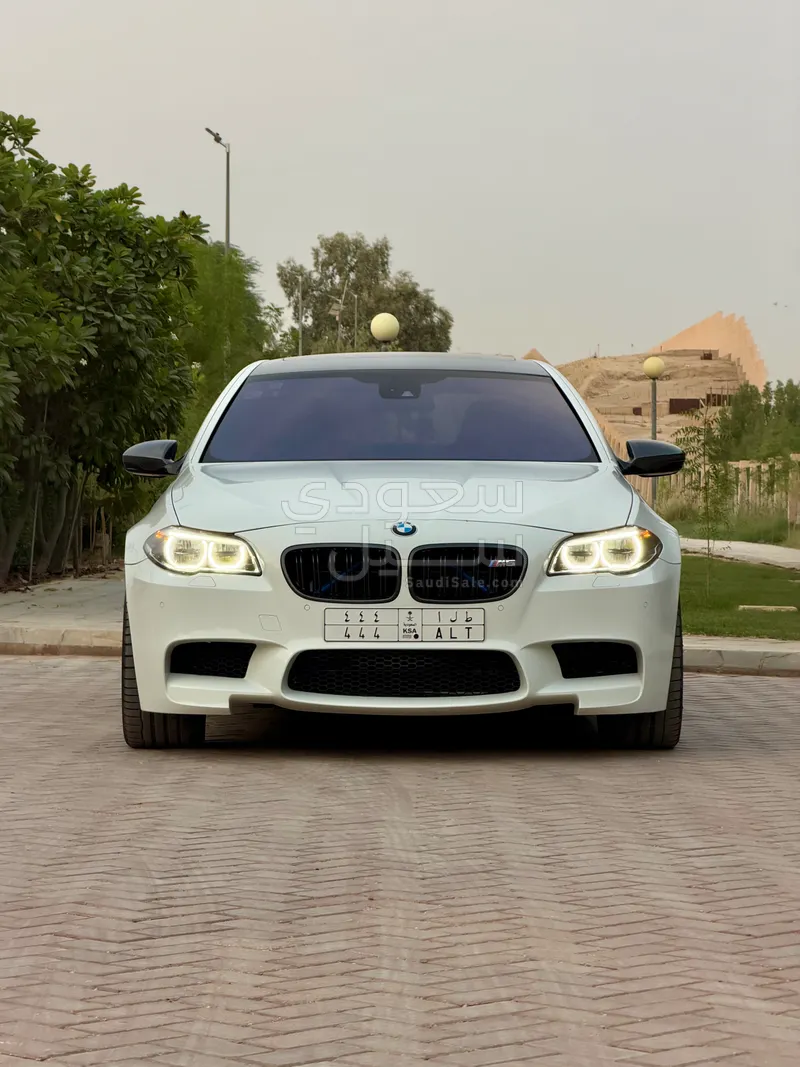 2013 بي ام دبليو الفئة ام إم 5