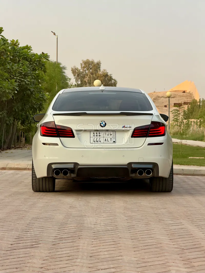 2013 بي ام دبليو الفئة ام إم 5