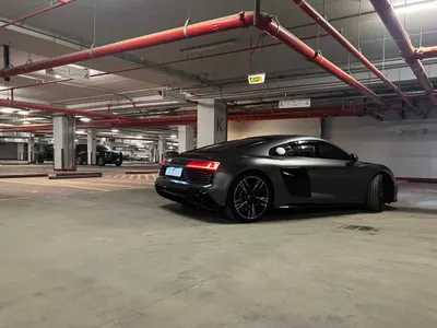 2023 اودي ار 8 في 10 بلس