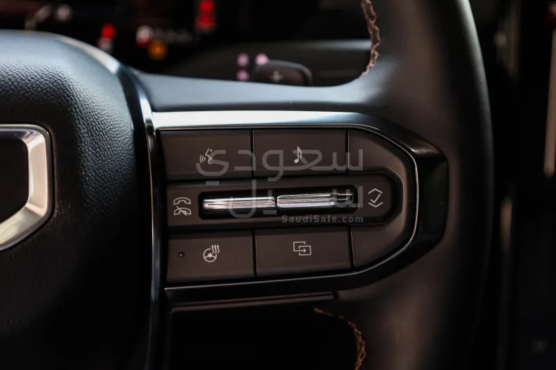 2025 جي ام سي اكاديا اس ال تي