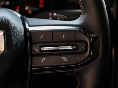 2025 جي ام سي اكاديا اس ال تي