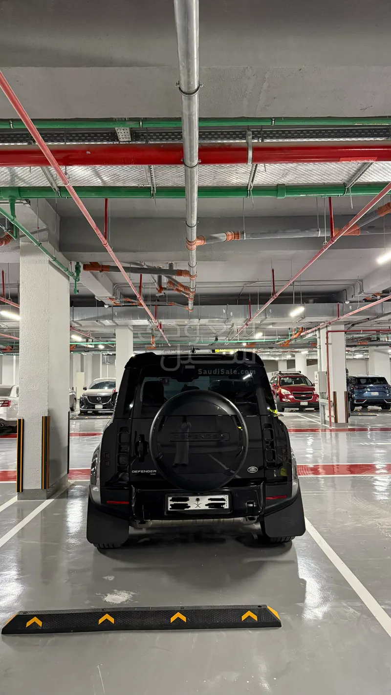 2023 لاند روفر ديفيندر 110 اس