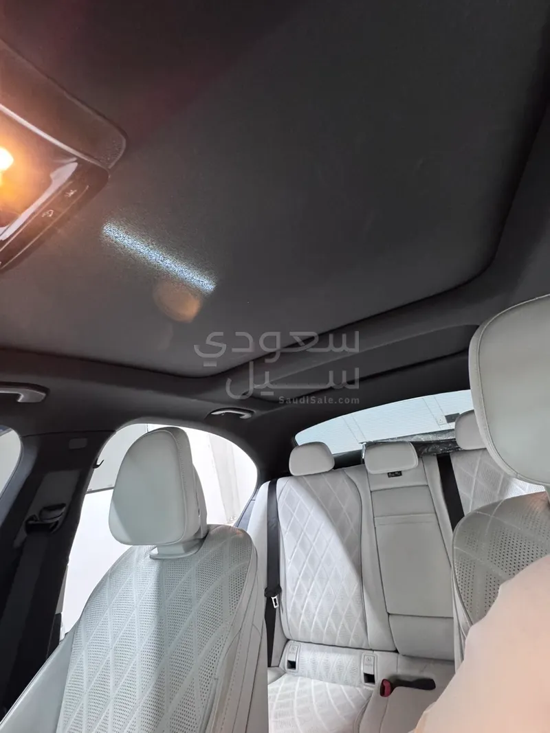 2025 مرسيدس - بنز إي 300