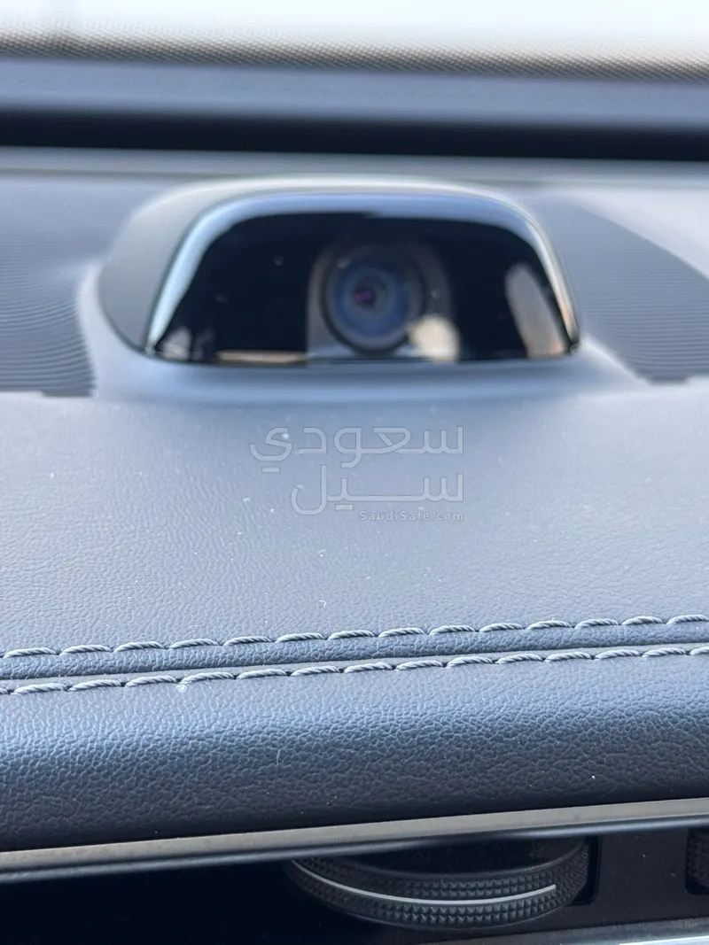 2025 مرسيدس - بنز إي 300