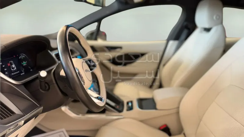 2024 جاكوار اي-بيس