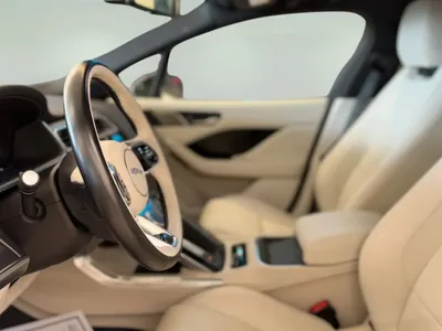 2024 جاكوار اي-بيس