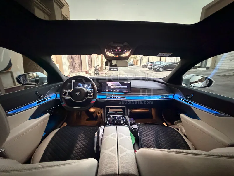 2023 بي ام دبليو الفئة السابعة 735أي