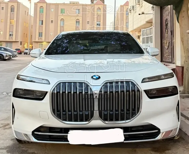 2023 بي ام دبليو الفئة السابعة 735أي