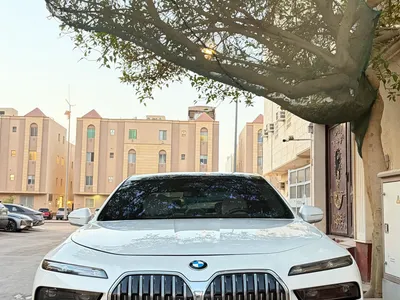 2023 بي ام دبليو الفئة السابعة 735أي