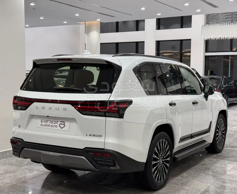 2025 لكزس إل إكس 600 vip بلاك بكج