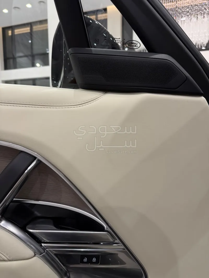 2027 لاند روفر رينج روفر اتش اس اي
