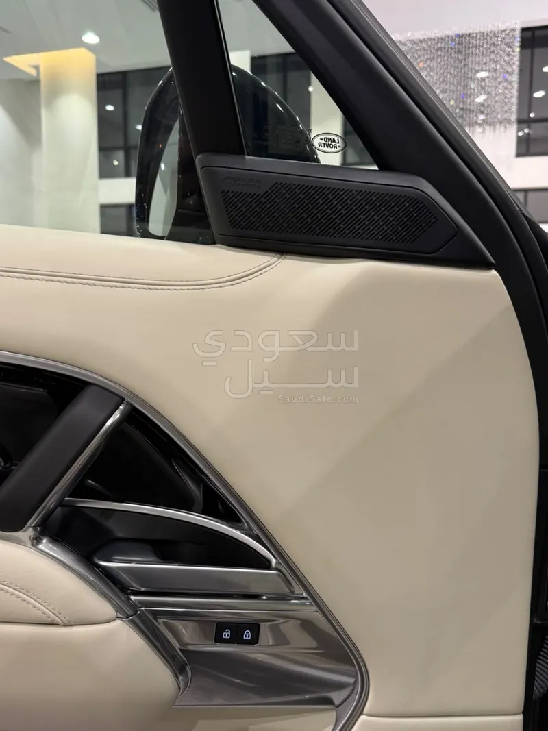 2025 لاند روفر رينج روفر اوتوبيوغرافي